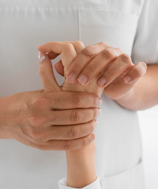Benefits of Treating Hand & Wrist Injuries Banner