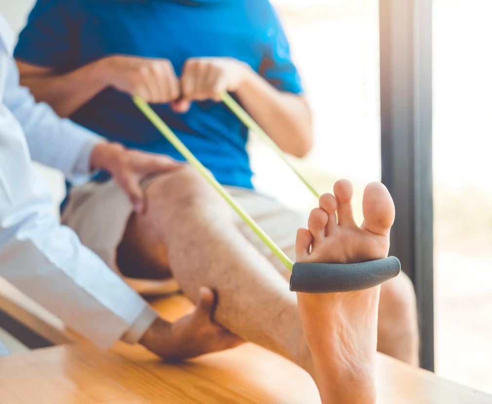 Marlboro, NJ Chronic Pain Treatments: Physical Therapy Banner