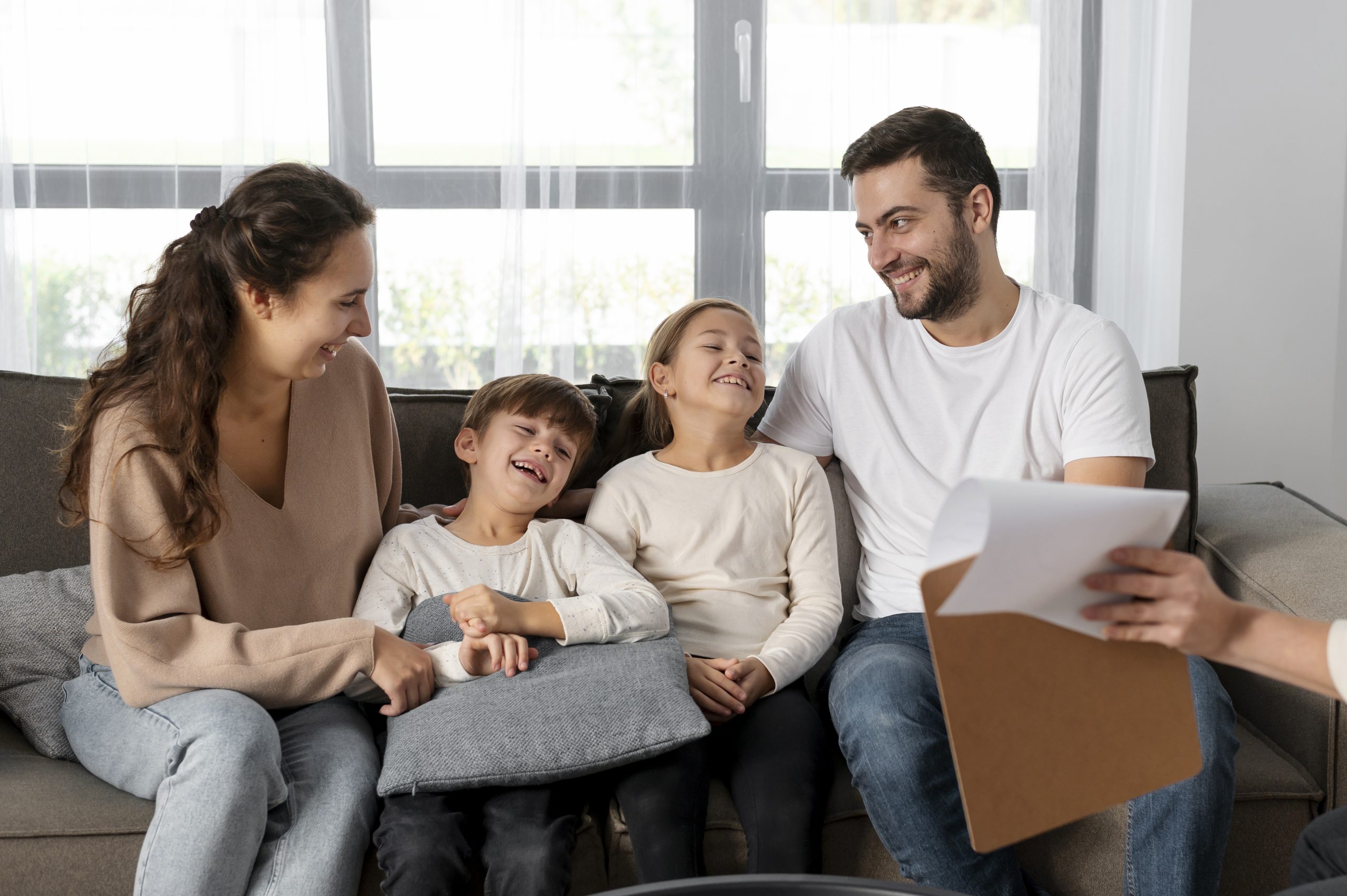 Individual vs Family Therapy: What’s the Difference? Banner