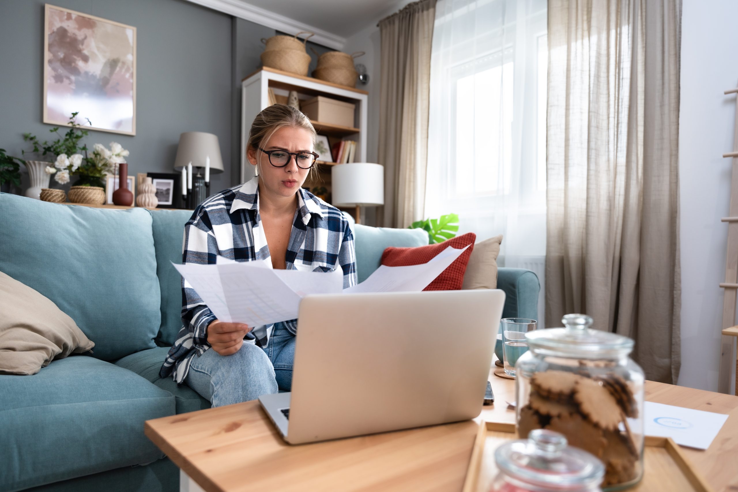 Signs of ADHD in Adult Women: Symptoms & Support Banner
