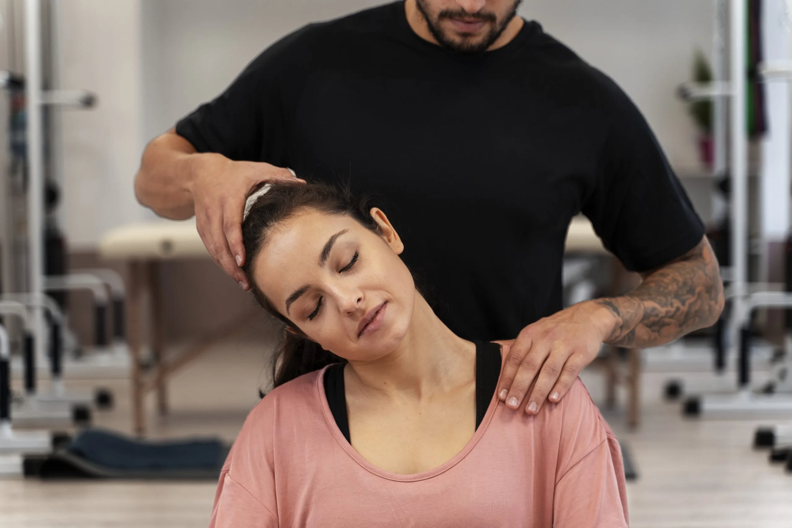 Chiropractic vs Physical Therapy: Which Do You Need? Banner