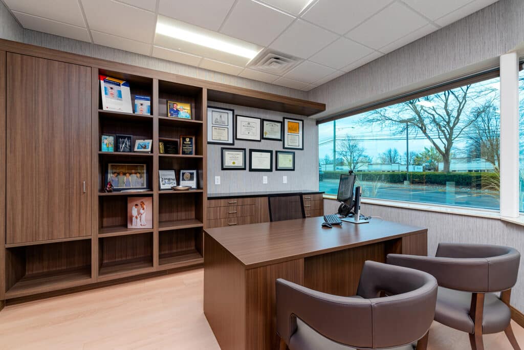 Dr. Lakin Office
