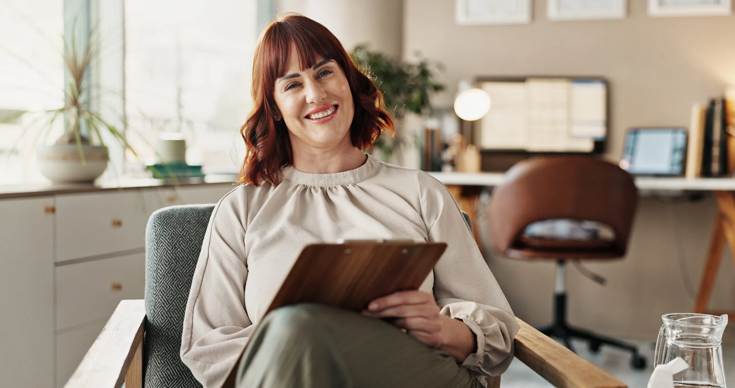 Woman,,therapist,portrait,and,checklist,for,counselling,,help,and,clipboard