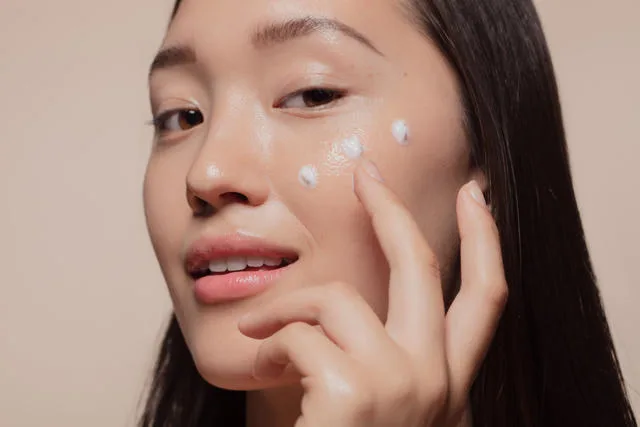 Korean Skincare for Hyperpigmentation: What Works and What to Avoid Banner
