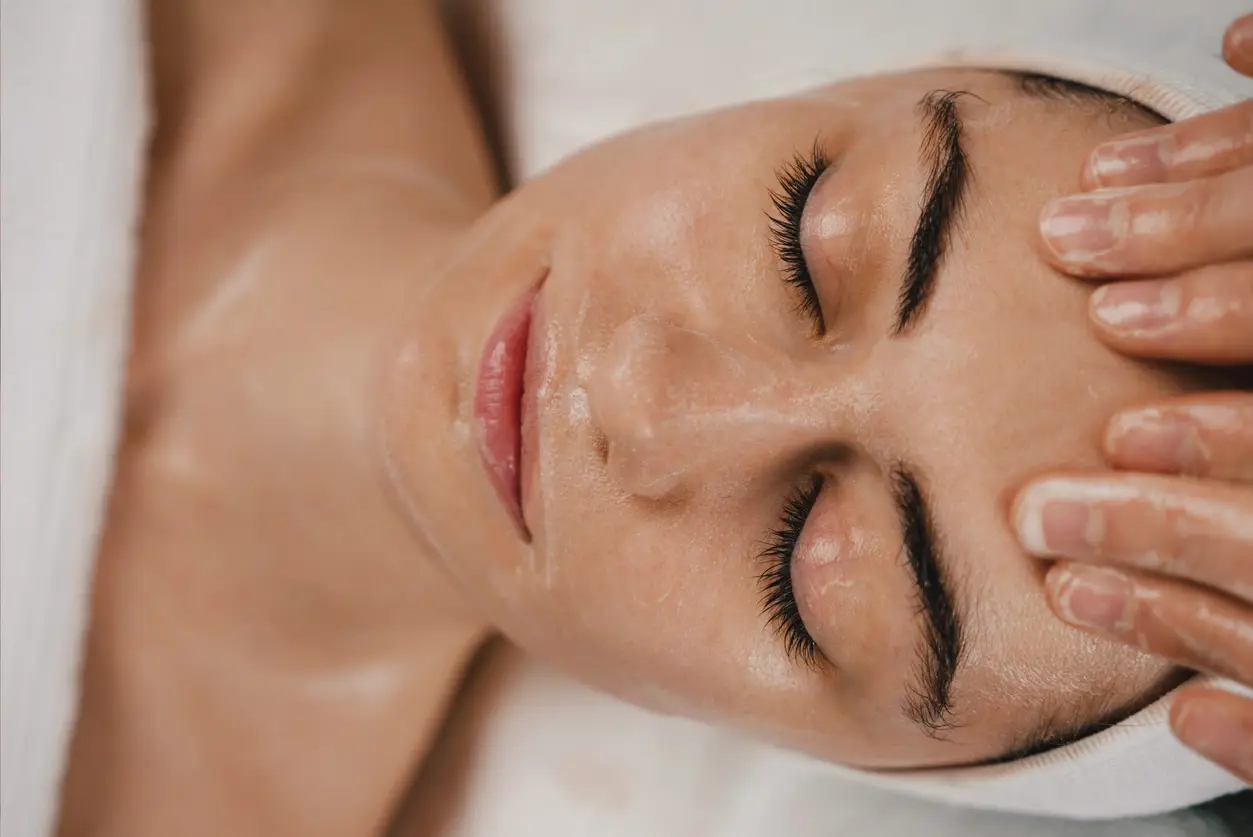 How do facials help in diminishing wrinkles