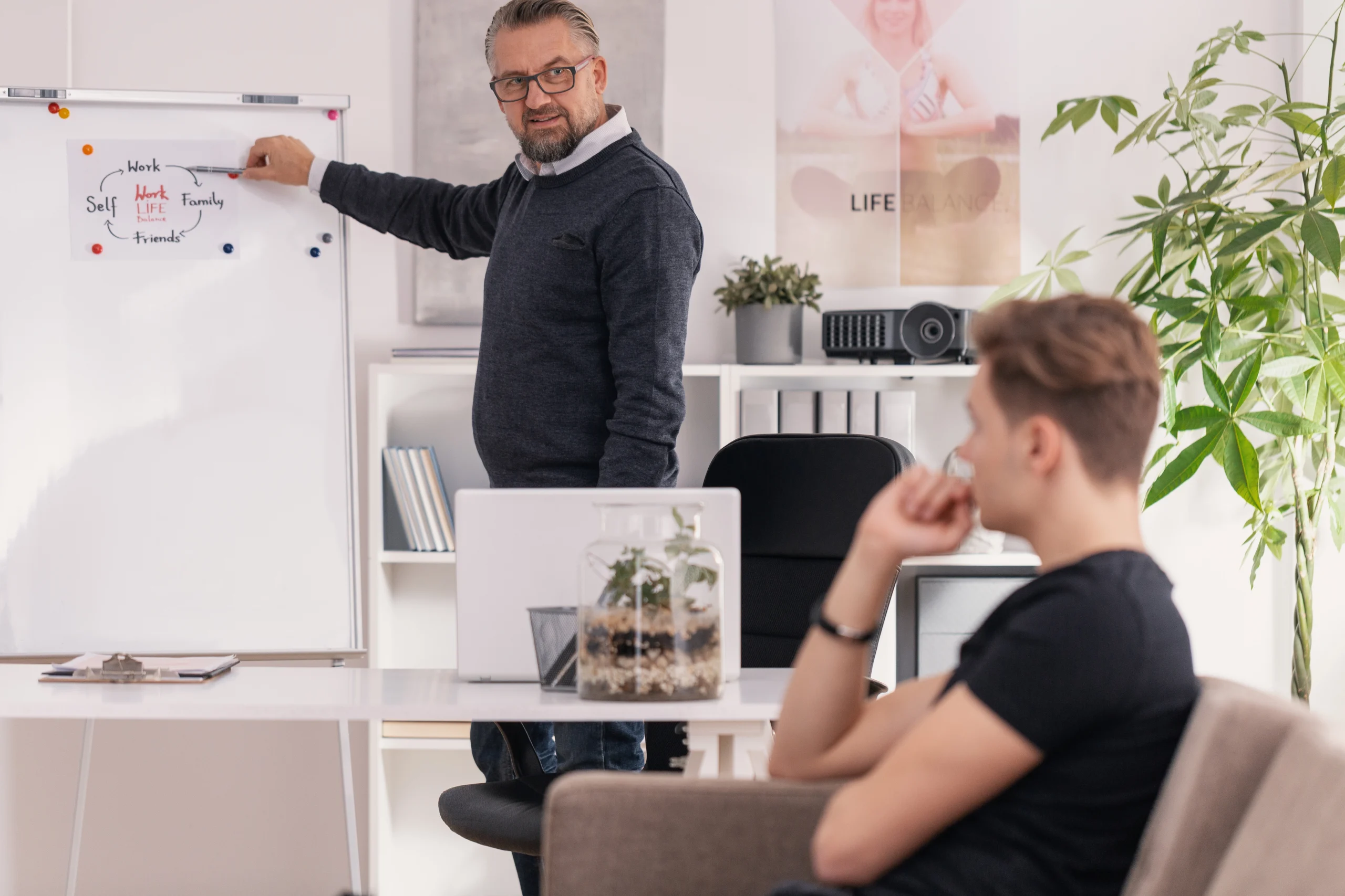 When to Start Family Counseling? Key Signs and Symptoms Banner