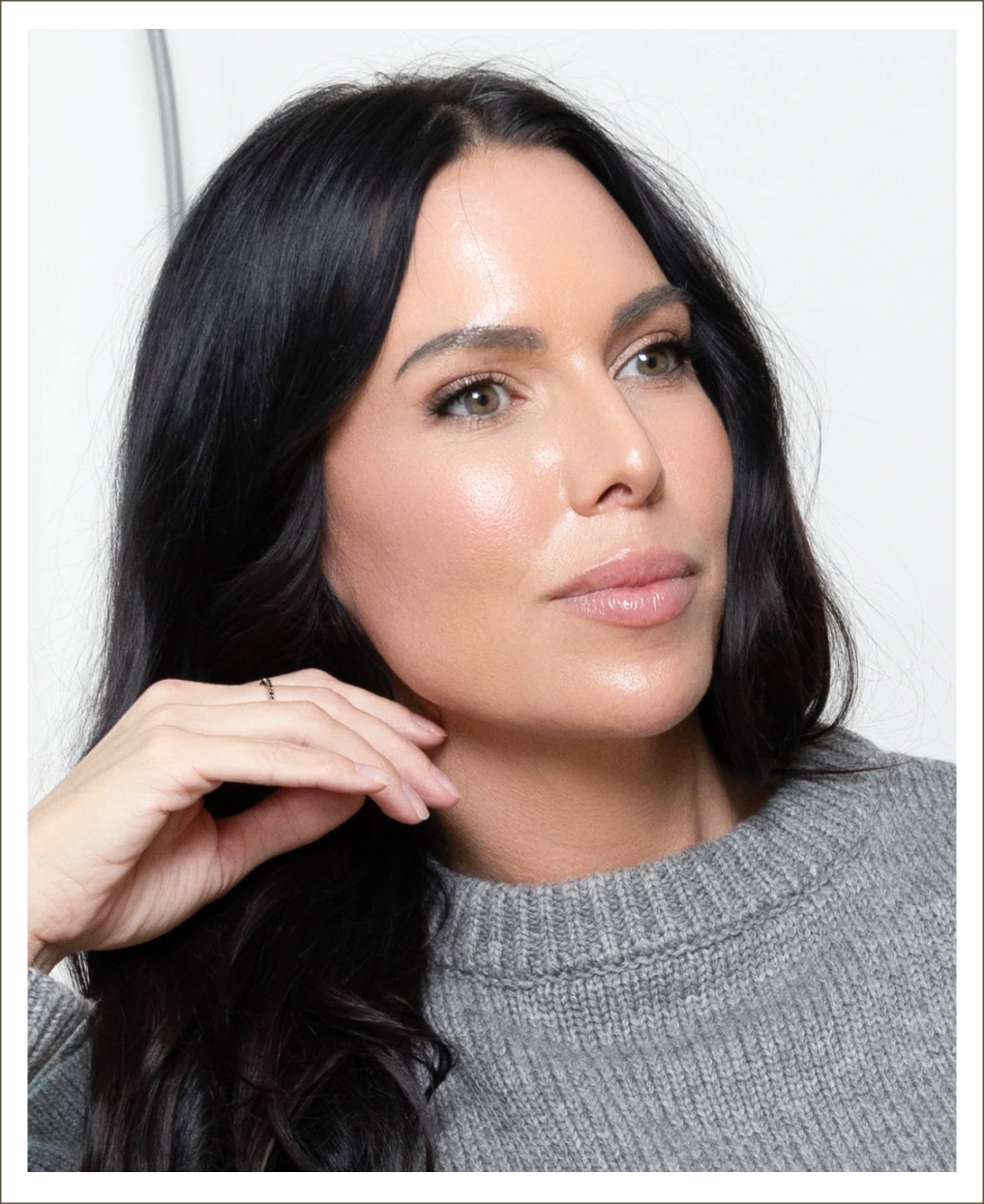 Woman with smooth skin and defined facial features