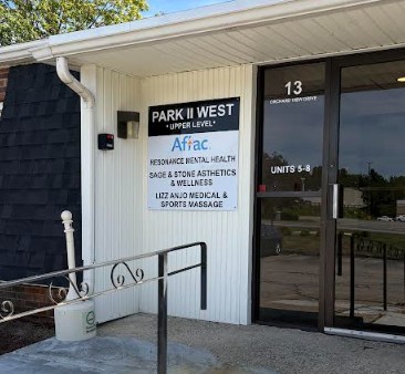 Park II West upper level building exterior with signage for Affac, Liz Aslo Medical & Sports Massage